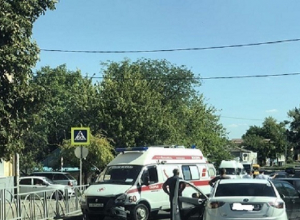 Беременная девушка попала в реанимацию после серьезного ДТП в Ставрополе, - очевидцы Беременная девушка попала в реанимацию после серьезного ДТП в Ставрополе, - очевидцы