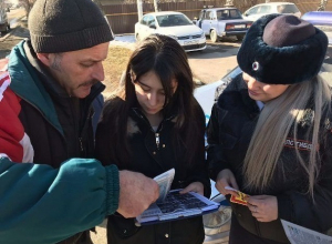 Экспресс-экзамен на знание ПДД за наклейку на авто предложили сдать водителям КМВ Экспресс-экзамен на знание ПДД за наклейку на авто предложили сдать водителям КМВ