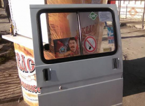 Не выдержала и «лопнула»: толпа людей сломала дверь в маршрутке на Ставрополье Не выдержала и «лопнула»: толпа людей сломала дверь в маршрутке на Ставрополье