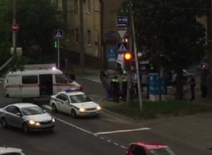Последствия серьезного ДТП с перевернутым авто попали на видео в Ставрополе Последствия серьезного ДТП с перевернутым авто попали на видео в Ставрополе