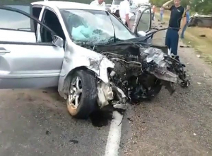 Семь человек попали в больницу после жуткого лобового столкновения «Митсубиси» с микроавтобусом на Ставрополье Семь человек попали в больницу после жуткого лобового столкновения «Митсубиси» с микроавтобусом на Ставрополье
