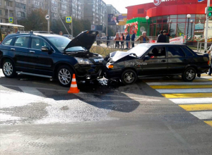Участника ДТП сотрудники ГАИ заковали наручниками в Ставрополе Участника ДТП сотрудники ГАИ заковали наручниками в Ставрополе
