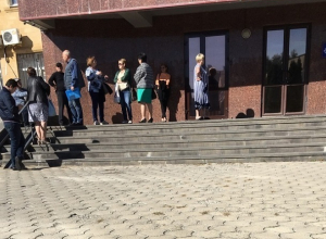 «Зачем так пиарят этот сайт Госуслуг, если приходится отстаивать такие очереди?» - житель Ставрополя Роман «Зачем так пиарят этот сайт Госуслуг, если приходится отстаивать такие очереди?» - житель Ставрополя Роман