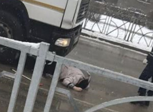 Переходившую в неположенном месте женщину сбил насмерть большегруз в Ставрополе Переходившую в неположенном месте женщину сбил насмерть большегруз в Ставрополе