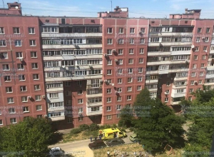 Молодой человек упал с крыши многоэтажки в Ставрополе Молодой человек упал с крыши многоэтажки в Ставрополе