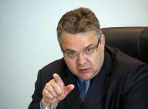 Губернатор Владимиров пообещал уволить выдававших платно документы пострадавшим работников Губернатор Владимиров пообещал уволить выдававших платно документы пострадавшим работников