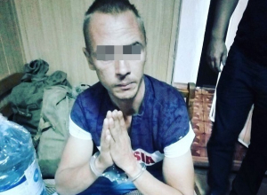 Скрывавшегося от полиции убийцу сожительницы задержали на Ставрополье Скрывавшегося от полиции убийцу сожительницы задержали на Ставрополье
