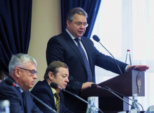 «Человек завел коров и у него теперь 37 проверок от разных служб. Так за что мы боремся?» - губернатор Ставрополья раскритиковал отношение чиновников к бизнесу «Человек завел коров и у него теперь 37 проверок от разных служб. Так за что мы боремся?» - губернатор Ставрополья раскритиковал отношение чиновников к бизнесу