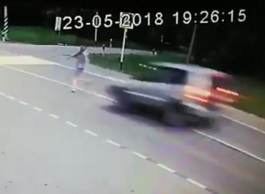 Появилось видео смерти пешехода под колесами «Нивы» на трассе в Ставропольском крае Появилось видео смерти пешехода под колесами «Нивы» на трассе в Ставропольском крае