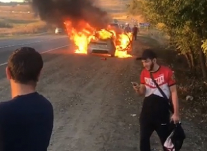 Автомобиль сгорел дотла в пригороде Ставрополя Автомобиль сгорел дотла в пригороде Ставрополя