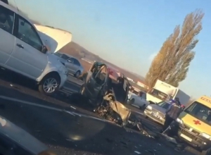 Последствия страшной аварии в Ставрополе попали на видео Последствия страшной аварии в Ставрополе попали на видео