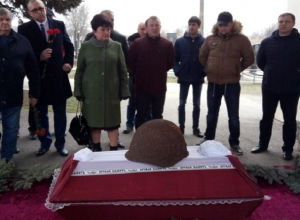 Останки ставропольского воина Великой Отечественной войны передали близким поисковики из Украины Останки ставропольского воина Великой Отечественной войны передали близким поисковики из Украины