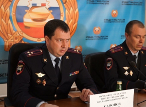 «Я обращаюсь к матерям и женам ставропольцев: не давайте вашим пьяным родным ездить на машине!» - начальник ГИБДД «Я обращаюсь к матерям и женам ставропольцев: не давайте вашим пьяным родным ездить на машине!» - начальник ГИБДД