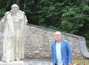 Именитый российский актер Александр Балуев читал стихи Пушкина в Железноводске Именитый российский актер Александр Балуев читал стихи Пушкина в Железноводске