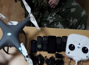 Друг уголовников с помощью квадрокоптера пытался передать сотовые телефоны в колонию на Ставрополье Друг уголовников с помощью квадрокоптера пытался передать сотовые телефоны в колонию на Ставрополье