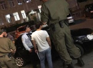 Загадочный гигантский полицейский на фото поразил жителей Ставрополя Загадочный гигантский полицейский на фото поразил жителей Ставрополя