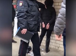 Напавшая на аптекаря с кирпичем и ножом ставропольчанка получила 5 лет колонии Напавшая на аптекаря с кирпичем и ножом ставропольчанка получила 5 лет колонии