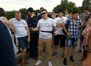 Не митинг, а «встреча»: на Крепостной горе в Ставрополе ради протеста собрались полсотни человек Не митинг, а «встреча»: на Крепостной горе в Ставрополе ради протеста собрались полсотни человек