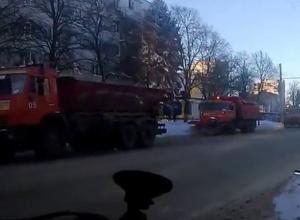 Все оставленные на дорогах и на парковках автомобили принудительно эвакуируют власти Ставрополя Все оставленные на дорогах и на парковках автомобили принудительно эвакуируют власти Ставрополя