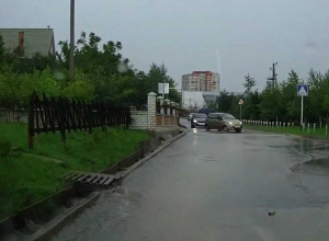 Ливни и легкий ветер омрачат начало рабочей недели на Ставрополье Ливни и легкий ветер омрачат начало рабочей недели на Ставрополье