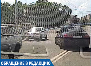 Автохам нагло пересек две сплошные линии в Ставрополе Автохам нагло пересек две сплошные линии в Ставрополе