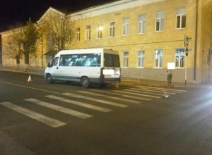 Маршрутка проехалась по ноге 17-летнего парня в Ставрополе Маршрутка проехалась по ноге 17-летнего парня в Ставрополе
