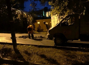 «Сначала ночью асфальт клали, теперь поднимают», - житель Ставрополя пожаловался на странных рабочих «Сначала ночью асфальт клали, теперь поднимают», - житель Ставрополя пожаловался на странных рабочих