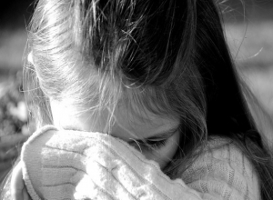 10-летнюю девочку безнаказанно избил палкой и обматерил взрослый мужчина за то, что она сидела на лавочке, – жительница Ставрополя 10-летнюю девочку безнаказанно избил палкой и обматерил взрослый мужчина за то, что она сидела на лавочке, – жительница Ставрополя