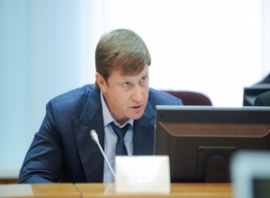 «Человека, который уже был под подозрением, ставить на должность министра странно», – эксперт о домашнем аресте министра Васильева «Человека, который уже был под подозрением, ставить на должность министра странно», – эксперт о домашнем аресте министра Васильева