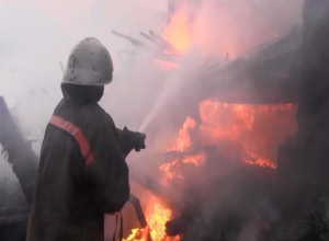 Дом горел в пожаре на Ставрополье Дом горел в пожаре на Ставрополье