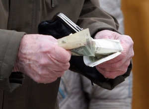 Мужчина обманул пенсионера и продал его грузовик в Ессентуках Мужчина обманул пенсионера и продал его грузовик в Ессентуках