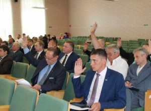 Депутаты выбрали главой района находящегося под проверкой по делу о махинациях с бюджетными деньгами чиновника на Ставрополье Депутаты выбрали главой района находящегося под проверкой по делу о махинациях с бюджетными деньгами чиновника на Ставрополье