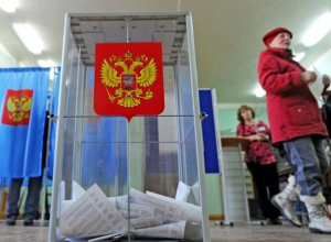 Глава поселения при поддержке угрожавших молодых людей выгонял доверенных лиц кандидата с участка в КЧР Глава поселения при поддержке угрожавших молодых людей выгонял доверенных лиц кандидата с участка в КЧР