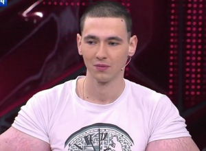 «Люди говорят гадости, потому что завидуют мне!» - Кирилл Терешин разоткровенничался в эфире у Малахова «Люди говорят гадости, потому что завидуют мне!» - Кирилл Терешин разоткровенничался в эфире у Малахова