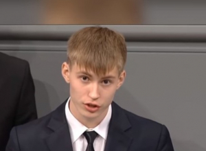 «Колю из Уренгоя нужно отправить на месяц на Мамаев курган, чтобы он там прочувствовал всю боль и мощь войны», - депутат ставропольской краевой Думы «Колю из Уренгоя нужно отправить на месяц на Мамаев курган, чтобы он там прочувствовал всю боль и мощь войны», - депутат ставропольской краевой Думы