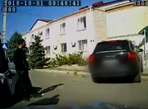 Погоня полиции за лихачом без прав на «Порше» попала на видео на Ставрополье Погоня полиции за лихачом без прав на «Порше» попала на видео на Ставрополье