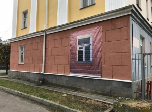 «Нет окна - нарисуй», - ставропольчане о приклеенном рисунке на фасаде дома в центре «Нет окна - нарисуй», - ставропольчане о приклеенном рисунке на фасаде дома в центре