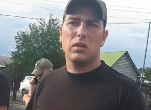«Казак угрожал снять с меня штаны, если выложу видео», - блогер из Железноводска «Казак угрожал снять с меня штаны, если выложу видео», - блогер из Железноводска