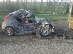Водитель «Соляриса» разбился насмерть в страшном ДТП с фурой под Ставрополем Водитель «Соляриса» разбился насмерть в страшном ДТП с фурой под Ставрополем