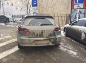 Паркуюсь как хочу: Porsche, BMW и Opel заняли места для инвалидов в Ставрополе Паркуюсь как хочу: Porsche, BMW и Opel заняли места для инвалидов в Ставрополе