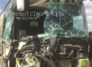 Пассажирский автобус попал в жуткую аварию на Ставрополье Пассажирский автобус попал в жуткую аварию на Ставрополье