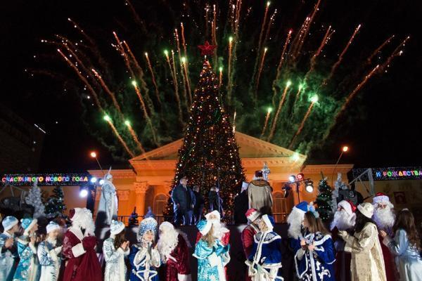 18 новогодних ёлок установят в разных районах Ставрополя 18 новогодних ёлок установят в разных районах Ставрополя