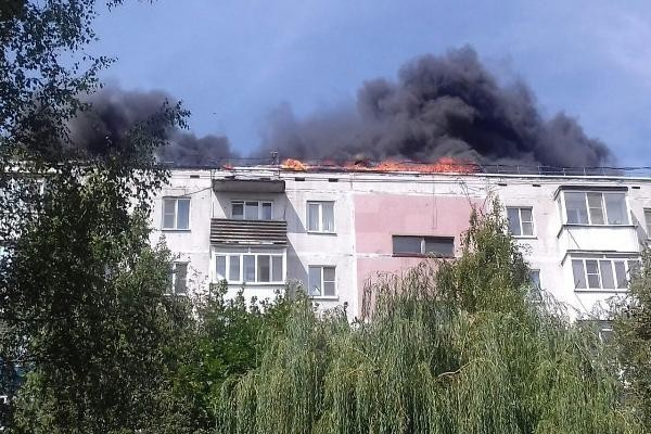 Крупный пожар на 50 лет ВЛКСМ в Ставрополе попал на видео Крупный пожар на 50 лет ВЛКСМ в Ставрополе попал на видео