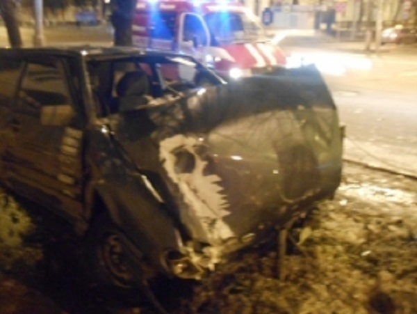 Водитель «Ауди» врезался в дерево и сбежал с места происшествия в Кисловодске Водитель «Ауди» врезался в дерево и сбежал с места происшествия в Кисловодске