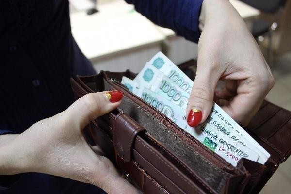 Минимальную зарплату увеличат на 300 рублей с 1 июля на Ставрополье