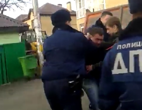 Виновник ДТП при задержании пообещал «позвонить пахану», а затем представился сотрудником угрозыска Ставрополя, - очевидец Виновник ДТП при задержании пообещал «позвонить пахану», а затем представился сотрудником угрозыска Ставрополя, - очевидец