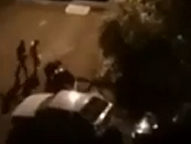 Буйный мужчина нападал на прохожих во дворе дома в Ставрополе Буйный мужчина нападал на прохожих во дворе дома в Ставрополе