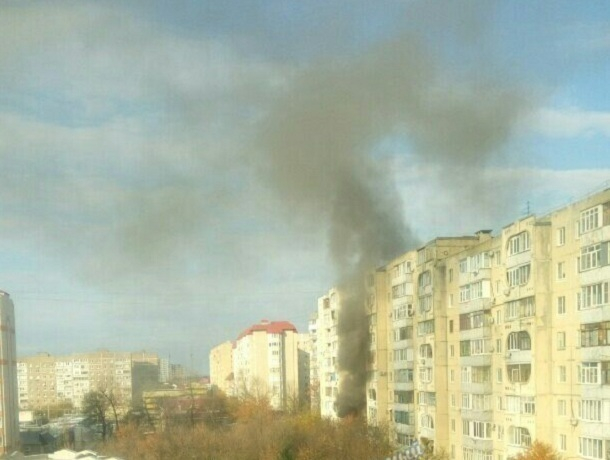 В многоэтажном здании на улице 50 лет ВЛКСМ в Ставрополе произошёл пожар