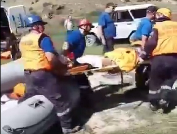 Появилось видео подъема тела погибшего ставропольского туриста со дна озера в КБР Появилось видео подъема тела погибшего ставропольского туриста со дна озера в КБР