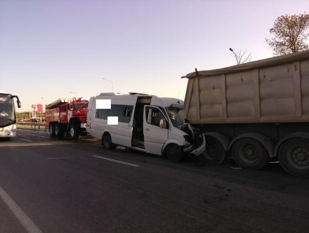На Ставрополье в результате ДТП пострадали 17 человек На Ставрополье в результате ДТП пострадали 17 человек